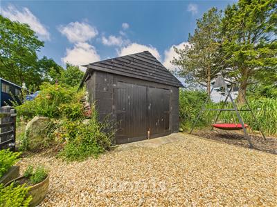 Garage/Workshop